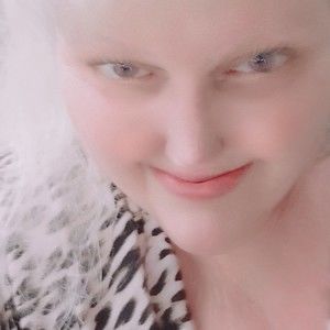 Meet your Posher, Leanne